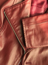 画像をギャラリービューアに読み込む, Red Riders leather Jacket, used ladies vintage clothing - 复古 旧衣服 骑手茄克 双本 皮革 牛皮 - ヴィンテージ古着 ライダースジャケット ダブル 本革 牛革 レザージャケット レディース S 程度