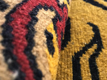 画像をギャラリービューアに読み込む, S YP WOOL ★ TIBETAN TIGER RUG HIMALAYAN LIGHT YELLOW / チベタンタイガーラグ 小 ヒマラヤンライトイエロー ネパール産 本物 チベット絨毯 虎柄 玄関マット インテリア カーペット