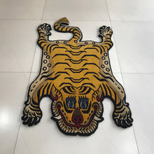 画像をギャラリービューアに読み込む, S YP WOOL ★ TIBETAN TIGER RUG HIMALAYAN LIGHT YELLOW / チベタンタイガーラグ 小 ヒマラヤンライトイエロー ネパール産 本物 チベット絨毯 虎柄 玄関マット インテリア カーペット