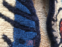 画像をギャラリービューアに読み込む, S 9697 WOOL ★ TIBETAN TIGER RUG SPECIAL LIMITED EDITION HIMALAYAN AQUERIUS BLUE / チベタンタイガーラグ 小 ヒマラヤンアクエリアスブルー ネパール産 本物 チベット絨毯 虎柄 玄関マット インテリア カーペット 通販