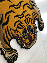 画像をギャラリービューアに読み込む, S YP WOOL ★ TIBETAN TIGER RUG HIMALAYAN LIGHT YELLOW / チベタンタイガーラグ 小 ヒマラヤンライトイエロー ネパール産 本物 チベット絨毯 虎柄 玄関マット インテリア カーペット