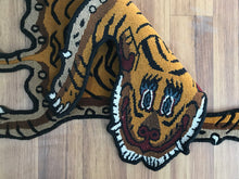 画像をギャラリービューアに読み込む, XS WOOL ★ TIBETAN TIGER RUG HIMALAYAN LIGHT BROWN / チベタンタイガーラグ 特小 ヒマラヤンライトブラウン ネパール産 本物 チベット絨毯 虎柄 玄関マット インテリア カーペット