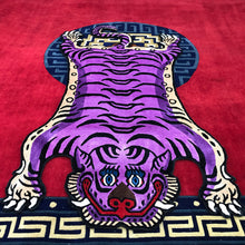 画像をギャラリービューアに読み込む, L 758 VISCOSE ★ TIBETAN TIGER RUG HIMALAYAN LIGHT PURPLE / チベタンタイガーラグ 大 ヴィスコース製 ヒマラヤンパープル 紫色 ネパール産 本物 チベット絨毯 虎柄 フロアマット 手織り ハンドクラフト インテリア カーペット 通販
