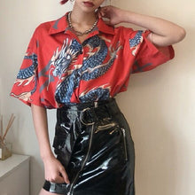 画像をギャラリービューアに読み込む, dragon design short sleeve red shirt / 龍柄 ドラゴン 総柄シャツ シャツワンピース ゆったり 半袖 赤 レディース ブラウス トップス 昭和レトロ 原宿 オーバーサイズ 韓国 夏物