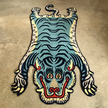 画像をギャラリービューアに読み込む, L β/Prototype WOOL ★ TIBETAN TIGER RUG SPECIAL EDITION HIMALAYAN AQUERIUS BLUE / チベタンタイガーラグ 大 ヒマラヤンアクエリアスブルー ネパール産 本物 チベット絨毯 虎柄 フロアマット インテリア カーペット 通販