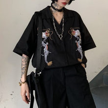 画像をギャラリービューアに読み込む, dragon embroidery short sleeve black shirt / 龍柄 ドラゴン刺繍 スカシャツ 開襟シャツ 総柄シャツ モノトーン シャツワンピースゆったり 半袖シャツ 黒 レディースブラウス トップス 昭和レトロ 原宿 オーバーサイズ 横須賀 韓国 夏物
